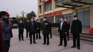  縣委書 記張獻宇一行蒞臨我廠慰問外地就地務工人員